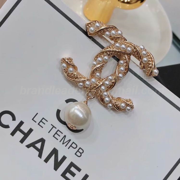 Chanel Brooch 390